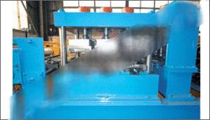 Modern C Z purlin roll forming machine in factory