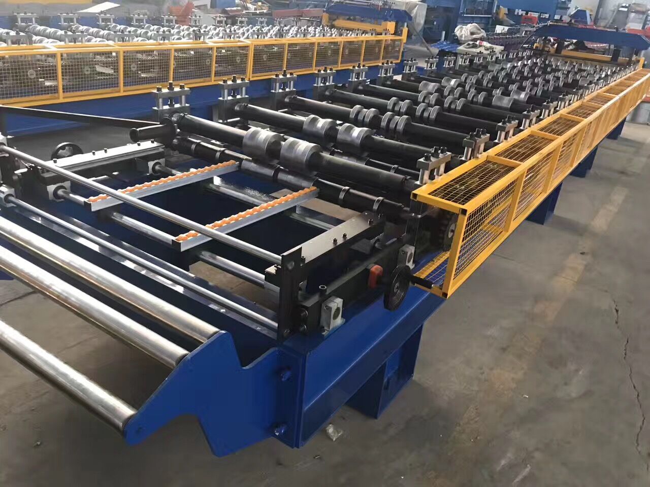 Roofing Roll Forming Machine
