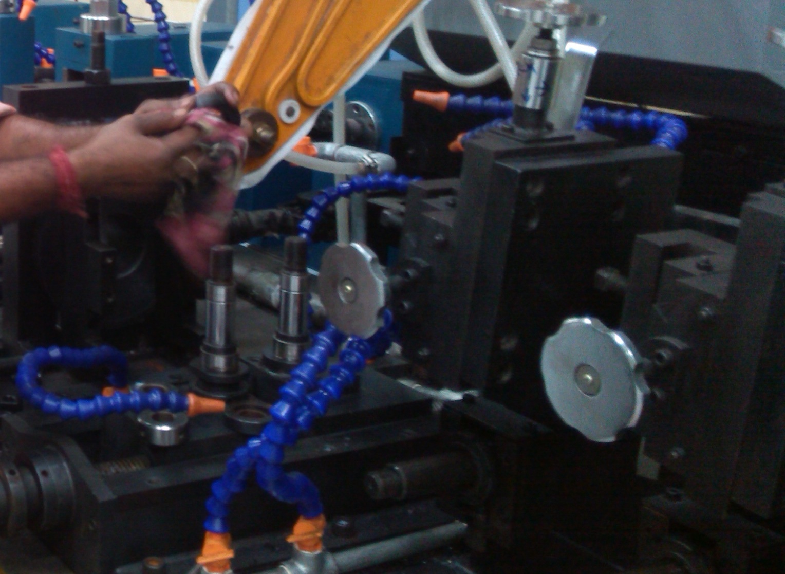 clean the part of machine